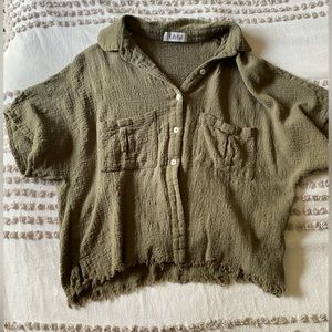 Lily full olive green short sleeve button down